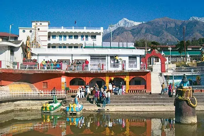 Chamunda Devi temple on the Baner river, below the Dhauladhar range