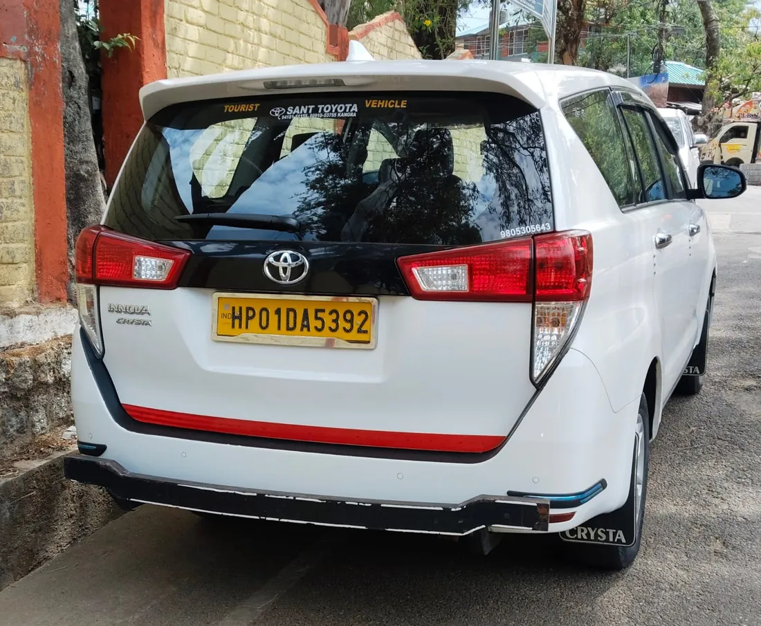 Toyota Innova Crysta (HP 01 DA 5392) — Baglamukhi Travels tourist taxi, Kangra