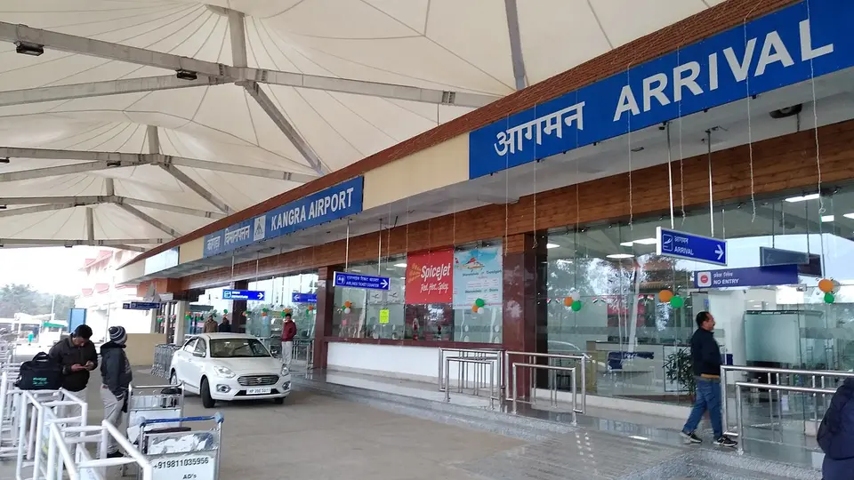 The arrivals entrance at Kangra airport, Gaggal, its sign in Hindi and English